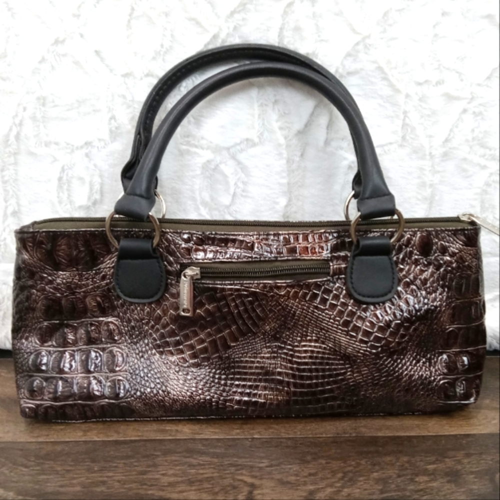 Classic Wine Clutch To Brighten Any Occasion - Like New